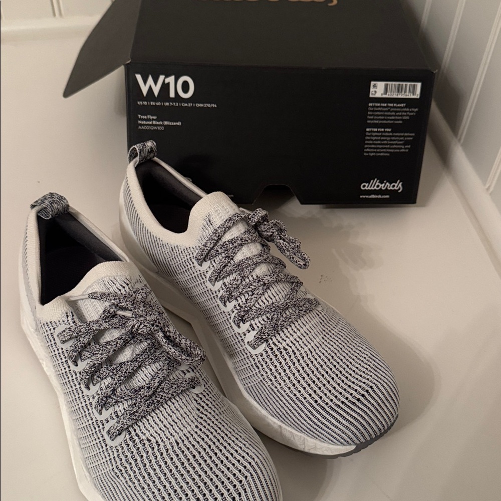 ALLBIRDS Tree Flyer sneaker: blizzard size 10
Brand New